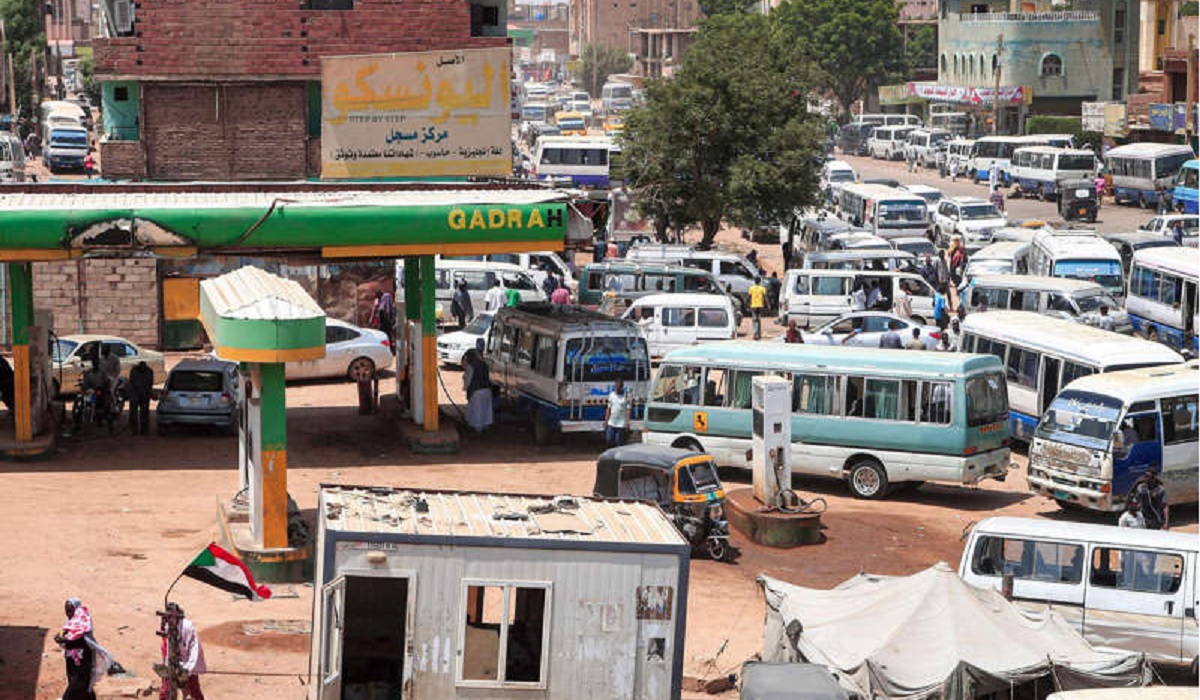 Sudan has just 10 days of oil supplies as protesters shut pipelines